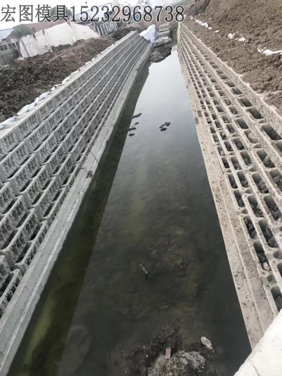 箱體護坡模具